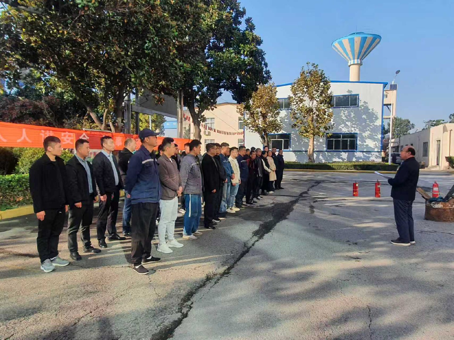 金達(dá)煤礦開(kāi)展消防宣傳月活動(dòng)