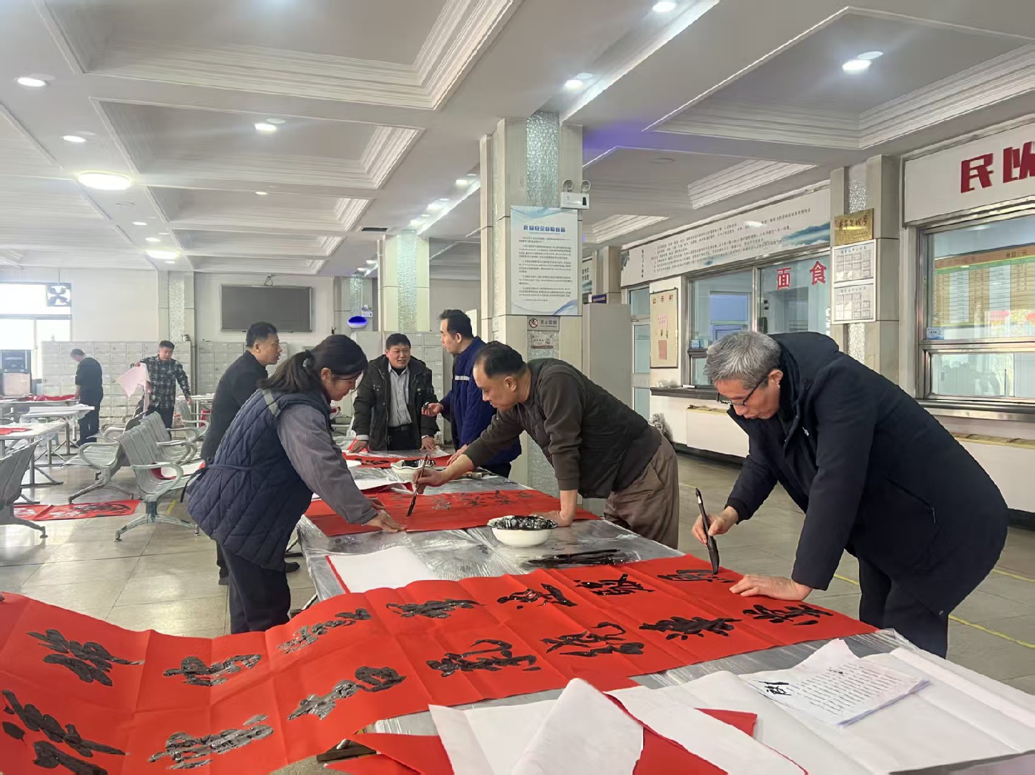 東大煤礦開展“迎新春 送春聯(lián)”活動